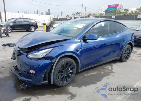 2020 Tesla Model Y Long Range Dual Motor All-Wheel Drive/Performance Dual Motor All-Wheel Drive from USA, damaged, VIN 5YJYGDEF6LF000142